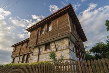 Фотографии Дома для отпуска Gramatikova House г. Brŭshlyan (Болгария) №1 Фото Дома для отпуска Gramatikova House г. Brŭshlyan 1
