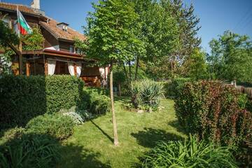 Фото номера Дом с 5 спальнями Дома для отпуска Gramatikova House г. Brŭshlyan 4
